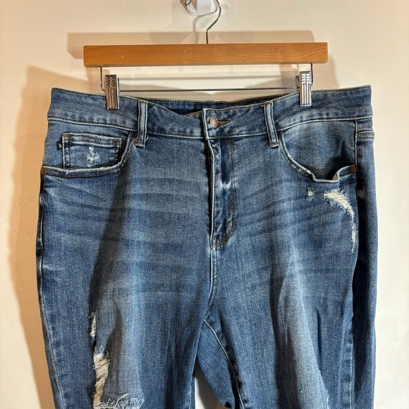 JUDY BLUE Sz 18 Distressed Mid Wash Flare Bottoms High Rise Jeans - Picture 6 of 14